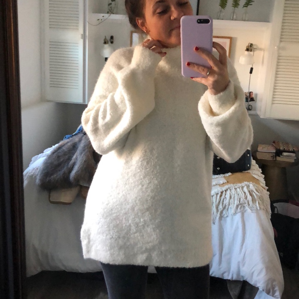 ✨SOLD!!!✨SUPER COZY Gap oversized sweater